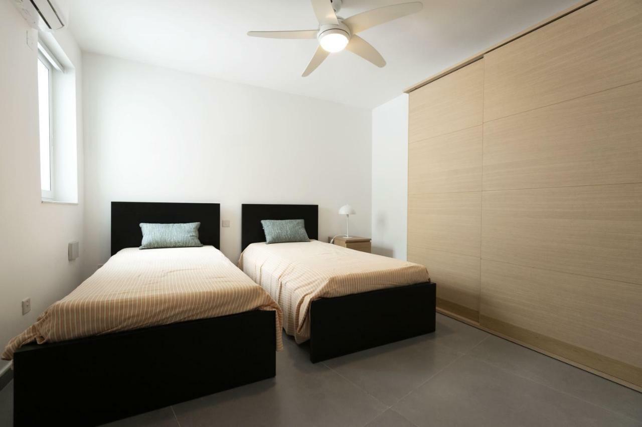 Mellieha Bay Waters Edge No. 160アパートメント エクステリア 写真